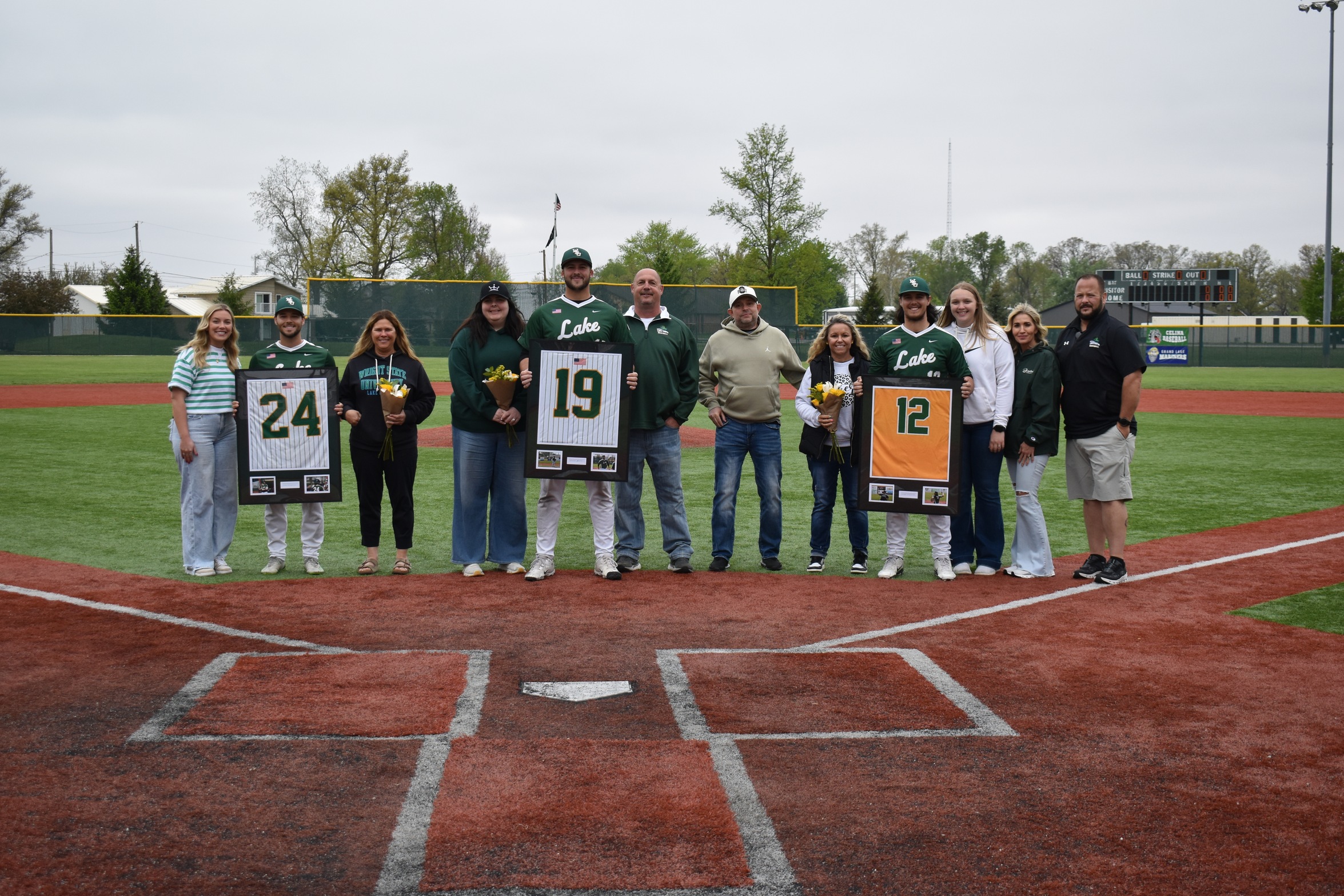Lakers Sweep Miami Middletown University on Senior Night over the Weekend